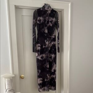Elegant Black and Gray Tie-Dye Dress